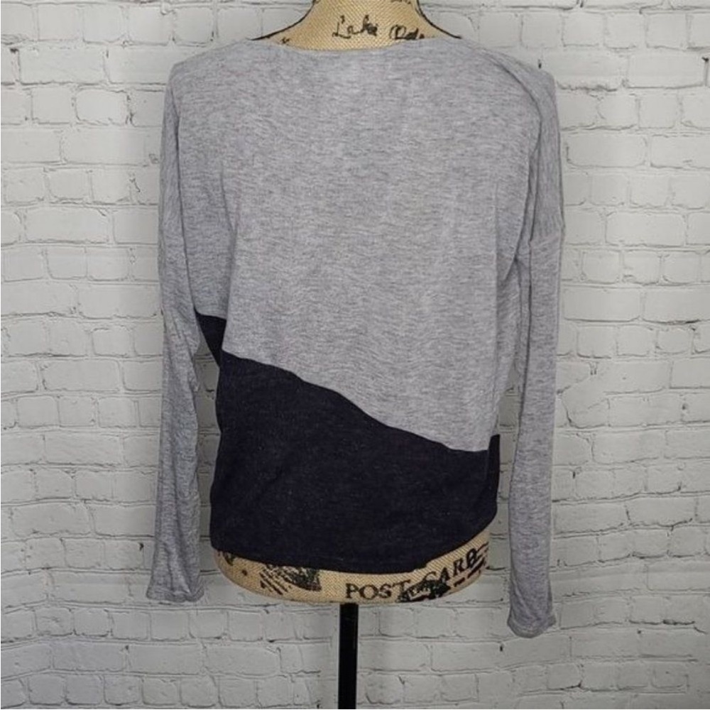 Alice and Olivia super soft long sleeved tee - Picture 3 of 9